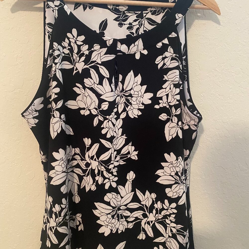 Black and White Sleeveless Top. Size Large